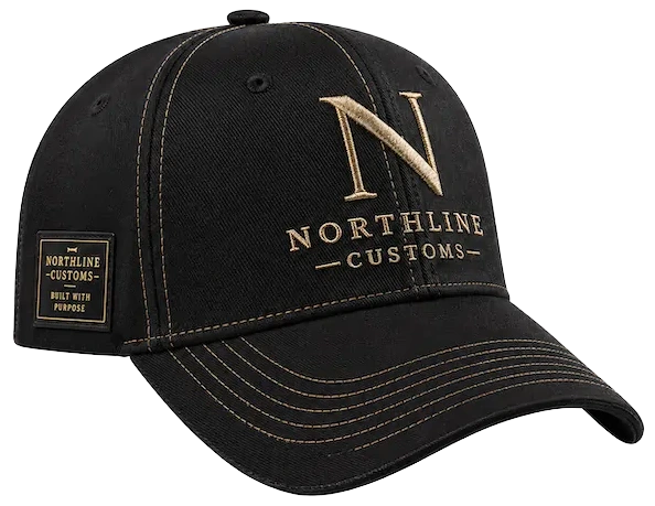 Gorra negra con bordado en relieve